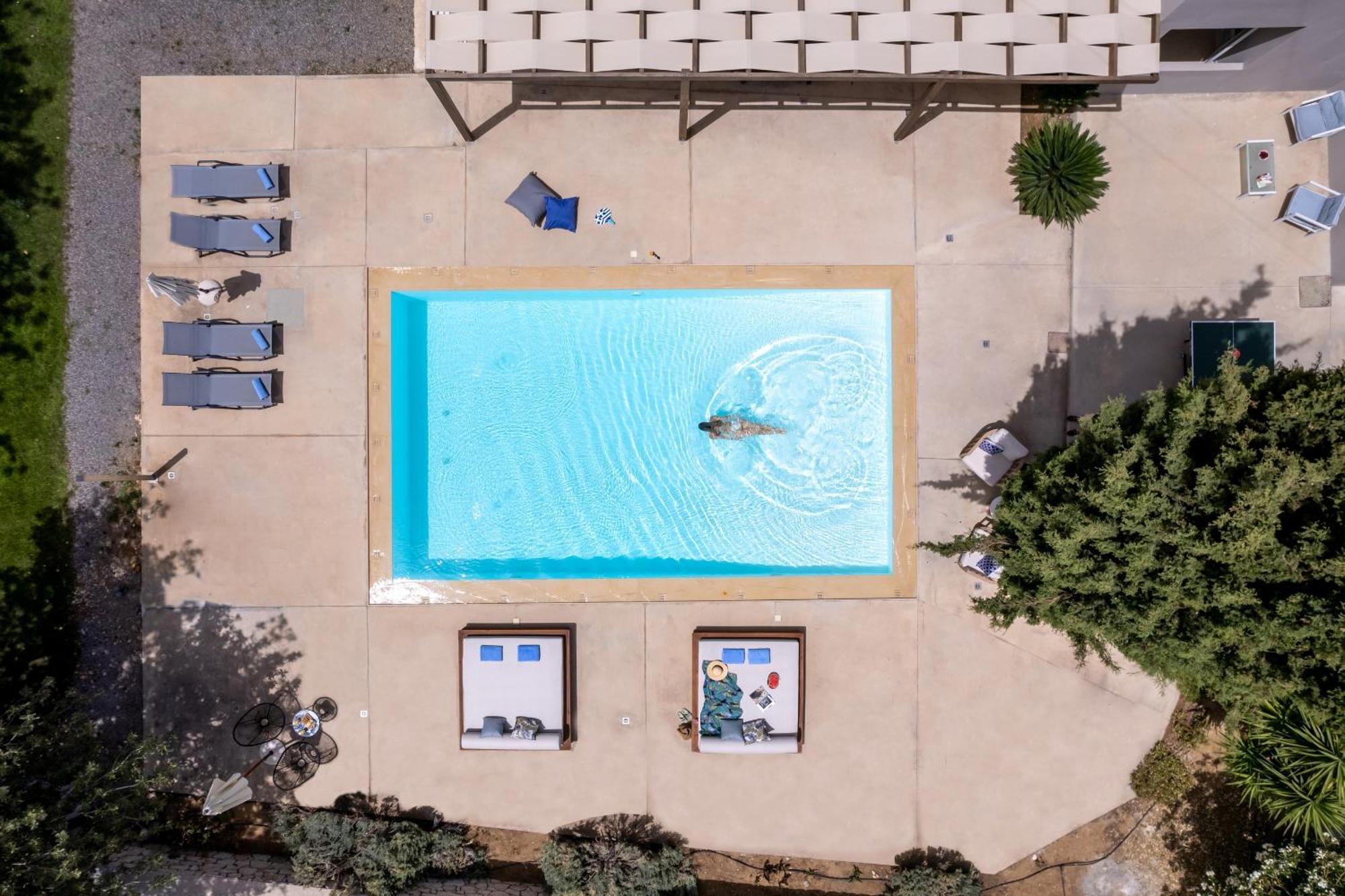 Villa Ellie - Heated Pool, Playground, Garden & Bbq! Vederoi Exterior foto