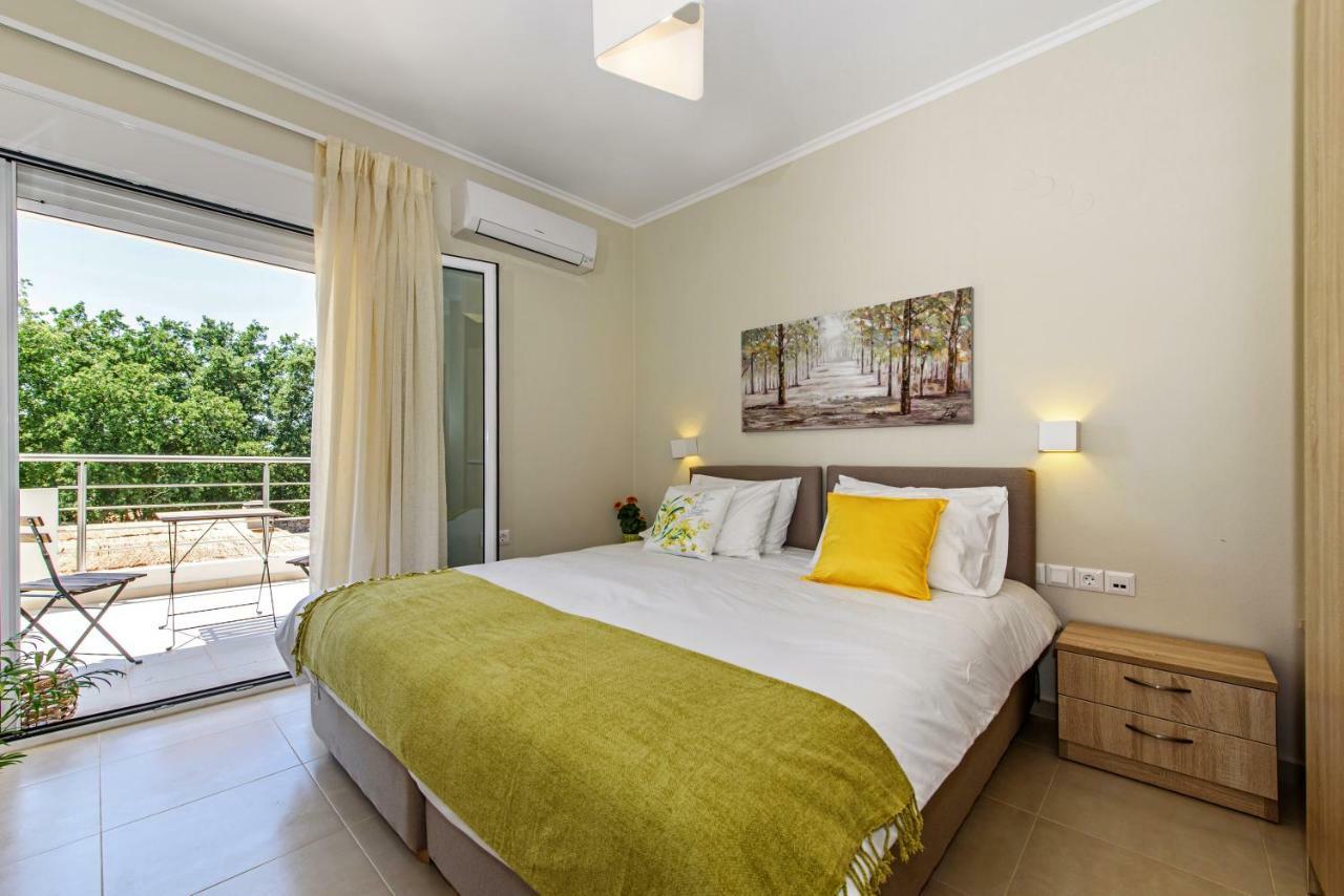 Villa Ellie - Heated Pool, Playground, Garden & Bbq! Vederoi Exterior foto